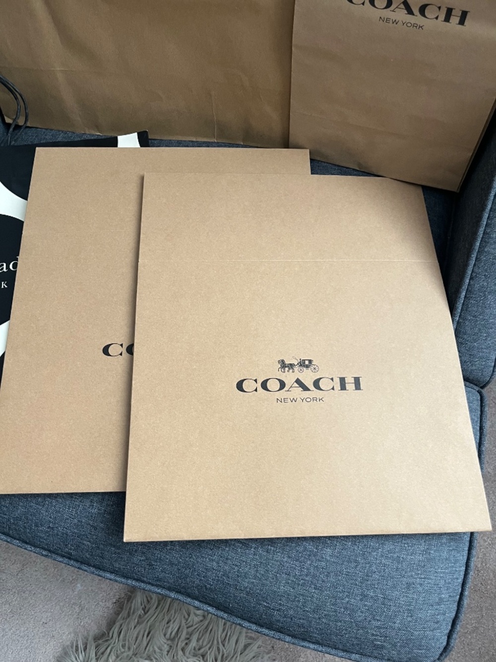 COACH Gift Box and Shopping Bag Bundle - Picture 3 of 6